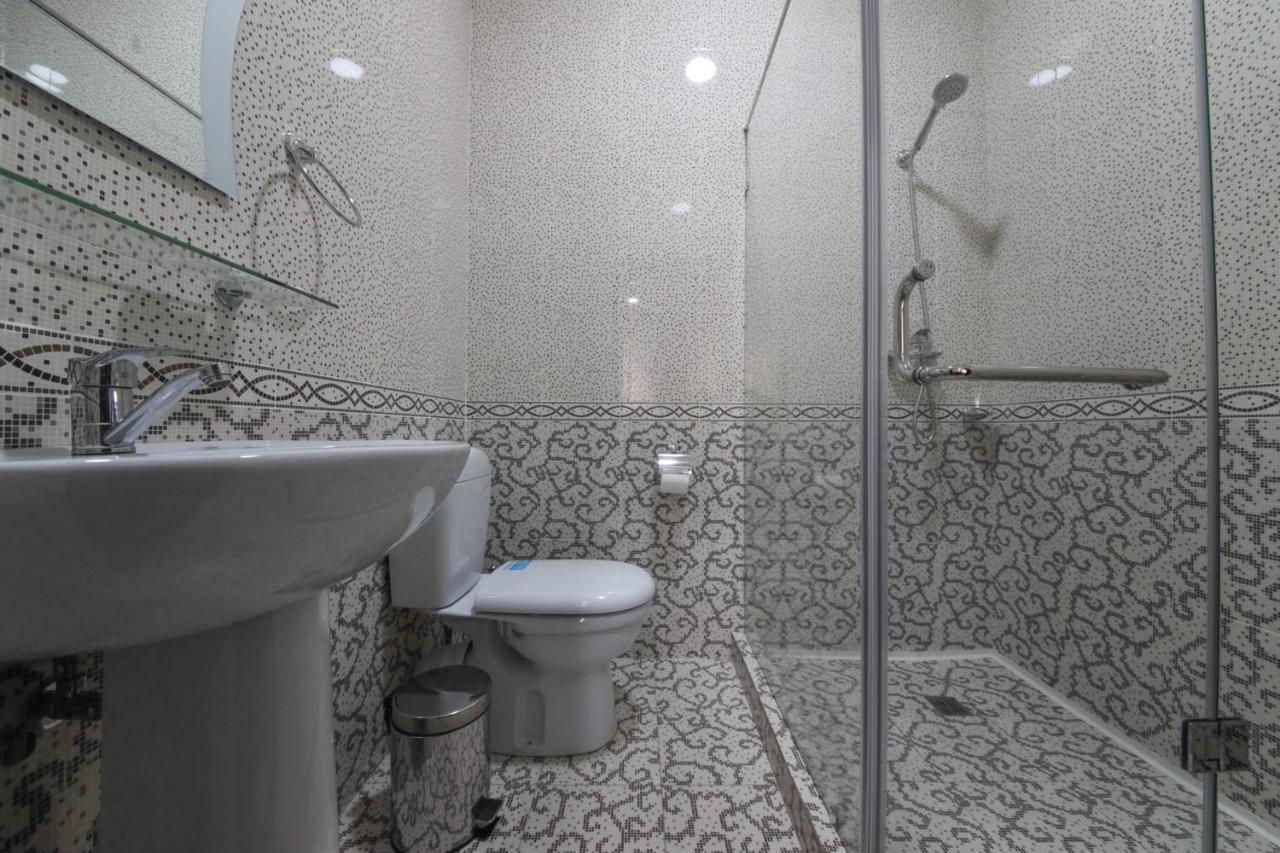 Hotel Globus Ташкент Екстер'єр фото
