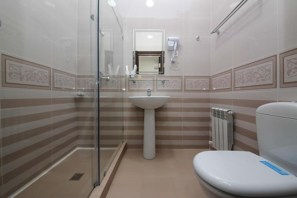 Hotel Globus Ташкент Екстер'єр фото